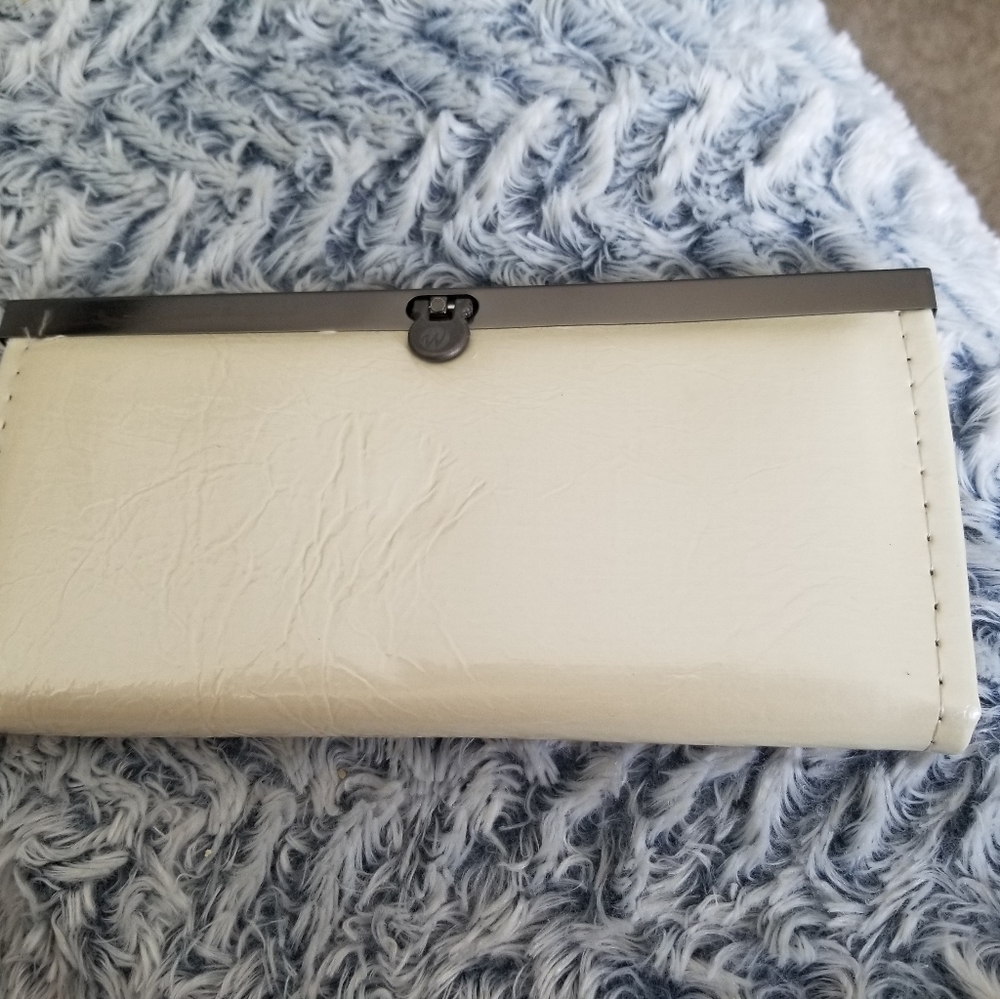 Clutch wallet